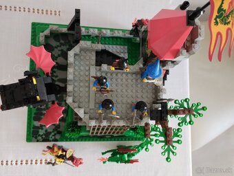 LEGO Castle 6082 Fire Breathing Fortress - 6