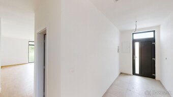 PINK Reality POSLEDNÝ VOĽNÝ DOM NA PREDAJ Moderné a pokojné - 6