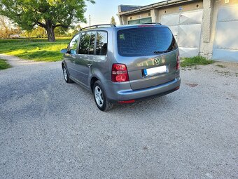 Volkswagen Touran 1.9 TDI 7-Miestne - 6