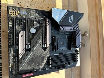 Asus X570-E Rog Strix Gaming + 32GB DDR4 + Príslušenstvo - 6
