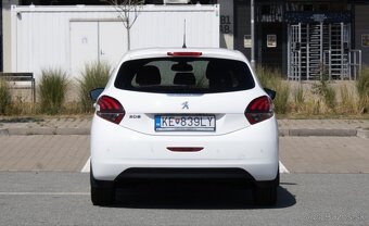 Peugeot 208 1.2 PureTech Allure E6.2 - 6