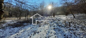 Záhradná chatka pri obci Krásnohorská Dlhá Lúka. - 6