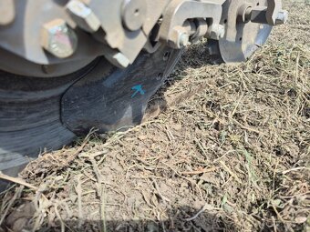 NO TILL sejací stroj pre priamu siatie HORIZON DSX 60-18 - 6