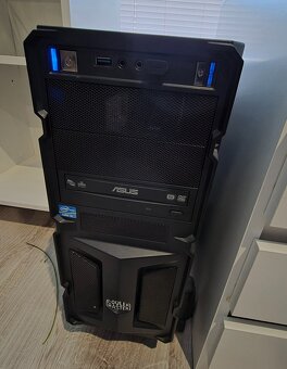 PC zostava + písací stolík a kreslo - 6