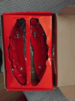 Ozdobné krytky brzdových strmenou a šrobov - 6