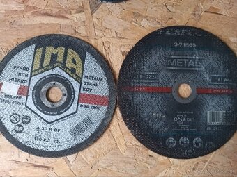 REZNÉ A BRÚSNE KOTÚČE NA KOV - 6