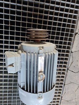 Predám pätkové el.motory 5,5kW , 4kW - 6