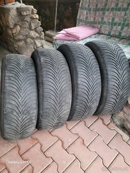 Michelin 215/65/16 - 6