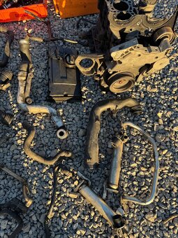 Rozpredám motor 2.0 TDI 103kw BKD - 6