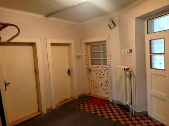Predaj, rodinný dom s veľkým pozemkom vhodný na podnikanie - 6