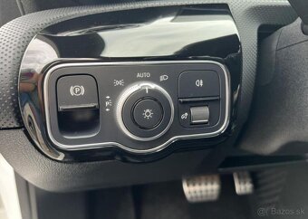 Mercedes-Benz Třídy A 180 1.3 AMG AUTOMAT KŮŽE NAVI benzín - 6