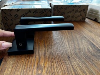 Porta klucky na interierove dvere-9ks spolu 100€ - 6