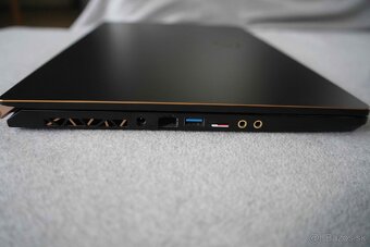 MSI GS75 Stealth 8SE, 17" palcový herný notebook - 6