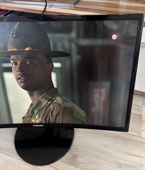 Predám herný zakrivený monitor Samsung 27” (Full HD, VA, 75 - 6