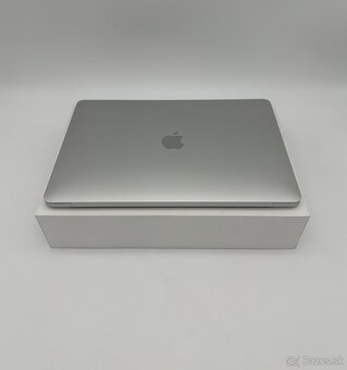 MacBook Air 13" M1 8/512GB Silver + ZÁRUKA - 6