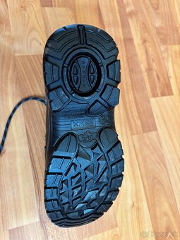 Predám zimnú bezpečnostnú obuv PRABOS - 6