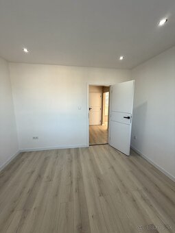 3-IZBOVÝ BYT V REVÚCEJ NA PREDAJ - 6