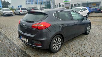 Kia Ceed 1,6 GDI Platinum - 6