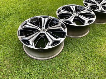 19” 5x114,3 19x7,5 ET40 Toyota RAV4 Disky - 6