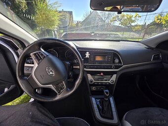 Hyundai Elantra 11/2017 Automat - 6