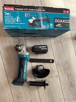 Predám akú brusku Makita dga 452 s baterkou a nabijackou - 6