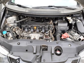 Honda civic 1.8 i executive - 6