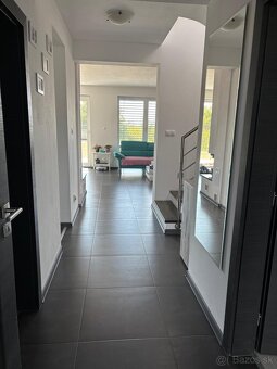 5 izbový rodinný dom s pozemkom 889 m² v obci Soblahov - 6