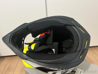 Predám detskú motokrosovú / BMX prilbu MOTOZEM ZED X1.9D - 6