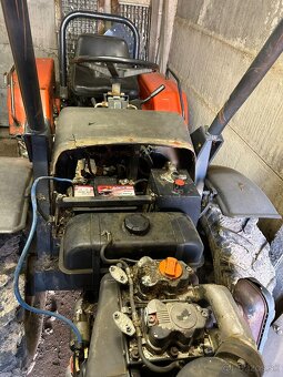 Predám traktor AGT830 - 6