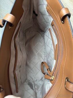 Michael Kors Jet Set large kabelka - 6