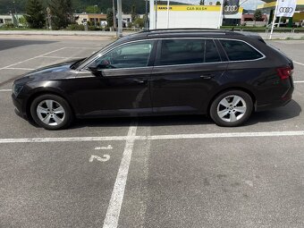 PREDÁM SUPERB 3 2.0 tdi 110kw bez ad-blue - 6