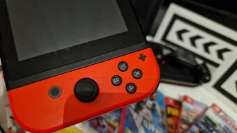 Predám Nintendo Switch + volant Mario Kart - 6