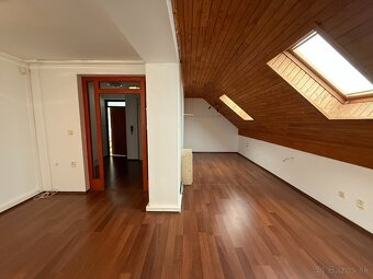 Dvojpodlažný dom vhodný na sídlo firmy, Staré Mesto - 6
