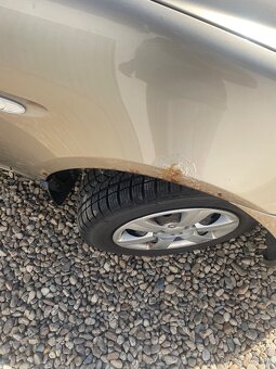Predam Hyundai accent 1.4 benzín - 6