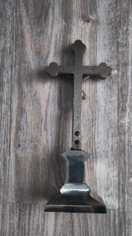 Starý menší kríž s Ježišom z kovu - 6