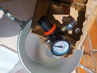 Malířská tlaková nádoba na barvu 10l včetně příslušenství - 6