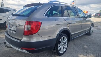 ŠKODA SUPERB COMBI 2.0 TDI - 6