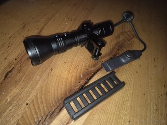 LED takticka baterka - 6
