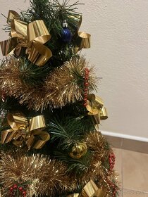Vianočný stromček so svetlami novy - 6