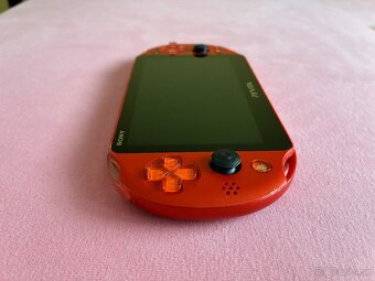 PS Vita 2000 metallic red - červená - 6