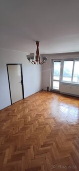 3-izbový byt s balkónomv pôvodnom stave /66 m2/, Hliny VII - 6