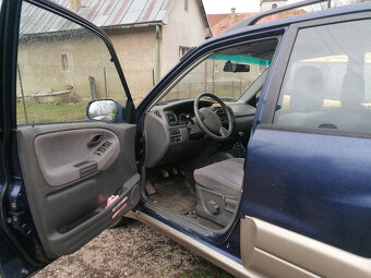 Suzuki Grand Vitara 2.0 TD - 6