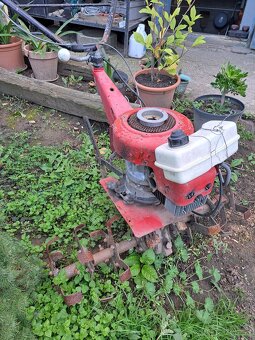 Robi 150 . Briggs rotovator - 6