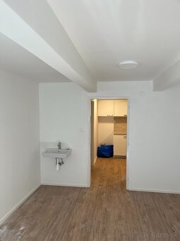 Obchodný / kancelársky priestor v centre Trenčína - 6