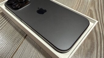 iPhone 16 Pro 128 GB čierny titán - 6