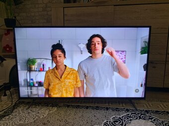 Smart tv STRONG 106 cm - 6