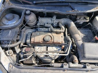Peugeot 206 1.1 benzin - 6