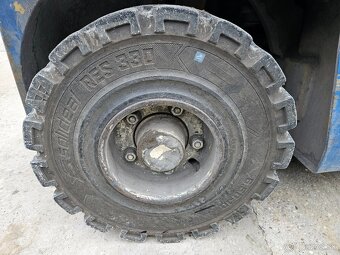 VYSOKOZDVIZNY VOZIK YALE 2.5T LPG. - 6