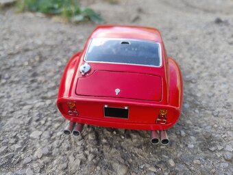 Predám Ferrari 250 GTO 1962, 1:18 Mattel Hot Wheels. - 6