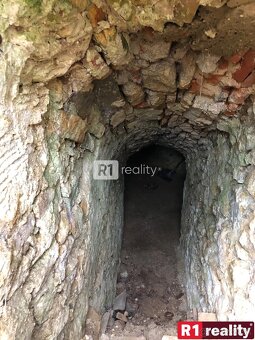 Starý rodinný dom s veľkým pozemkom výmery 1 505 m2, intravi - 6